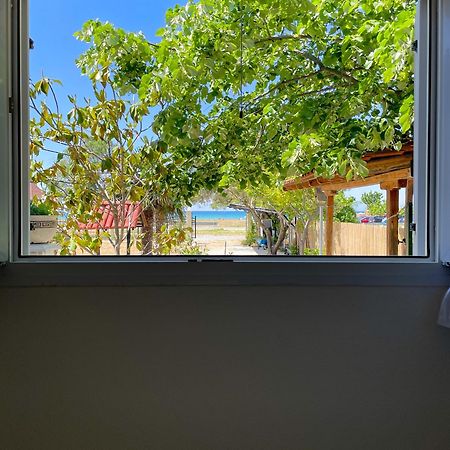 Casa Lia-Beach Front Villa Nea Kallikrateia Exterior foto