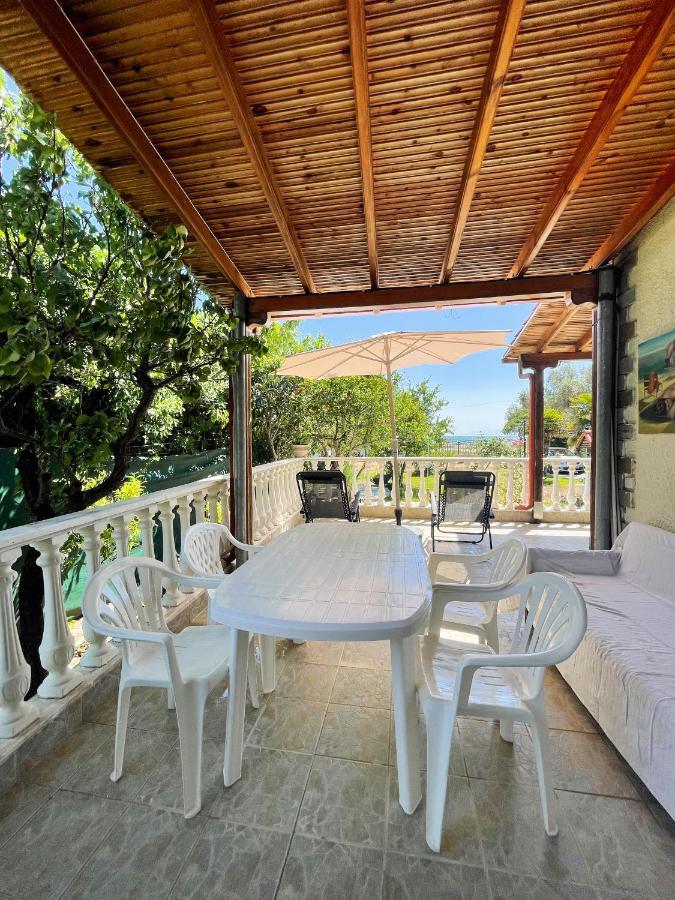 Casa Lia-Beach Front Villa Nea Kallikrateia Exterior foto